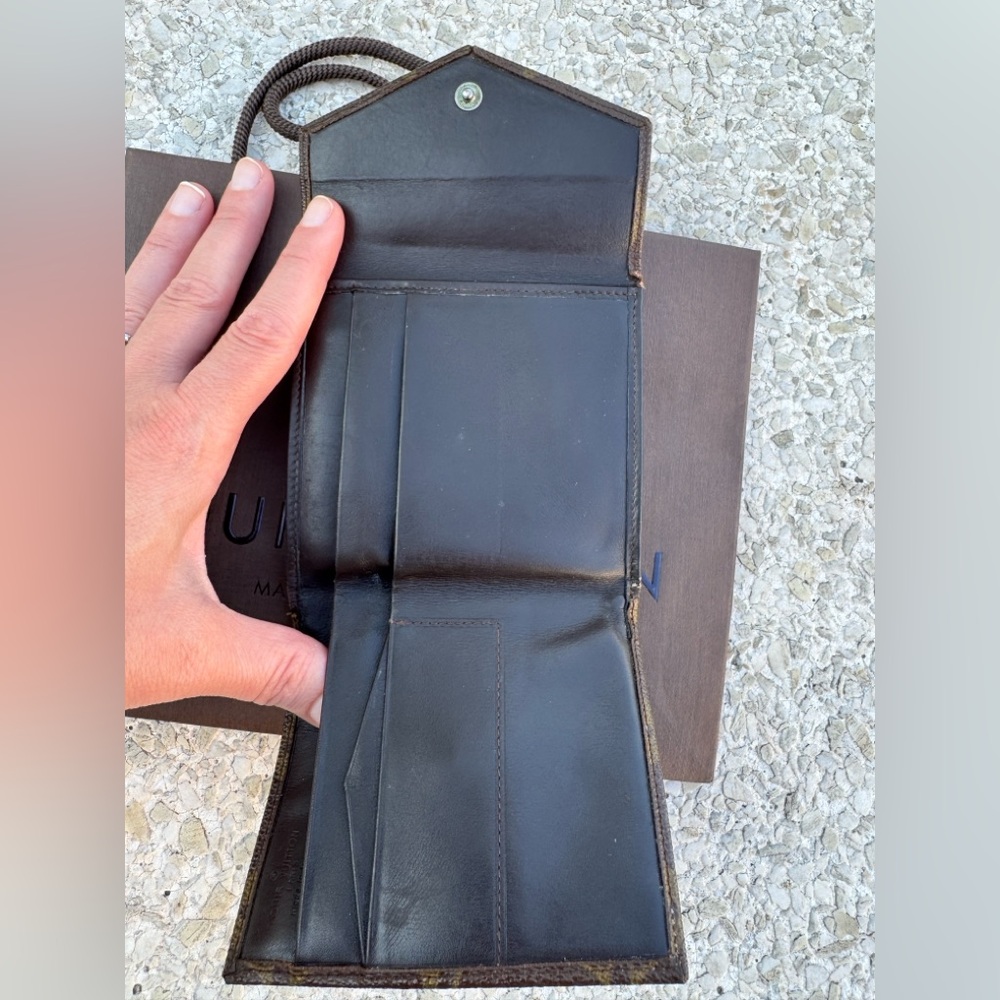 Louis Vuitton Classic Monogram Vintage Wallet. with authentic dust bag & bag! 🤎 - Picture 10 of 13